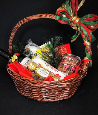 Подаръчна Коледна кошница 65