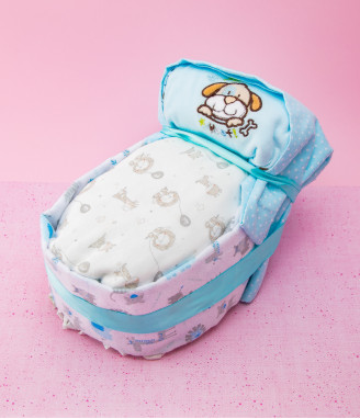 Количка от памперси за момченце