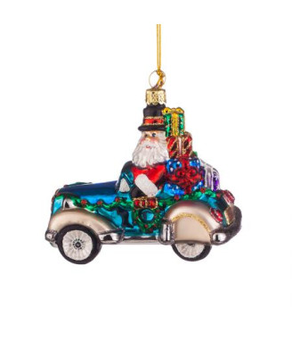 Дядо Коледа в автомобил