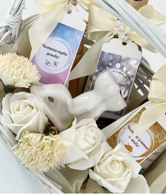 Кошница Честита сватба