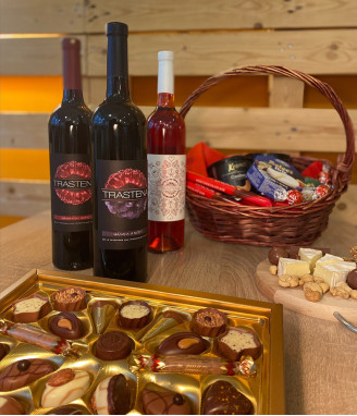 Кошница Трастена с 3 вина